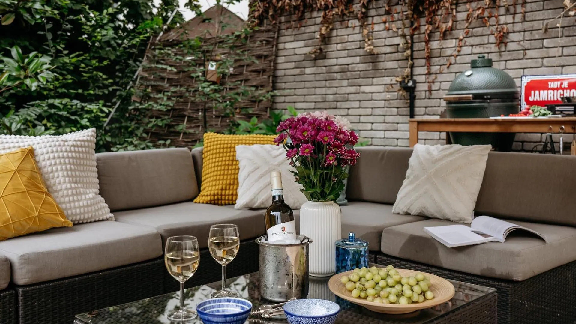 Prague Days - Luxurious Apartments In A Quiet Area 0*,