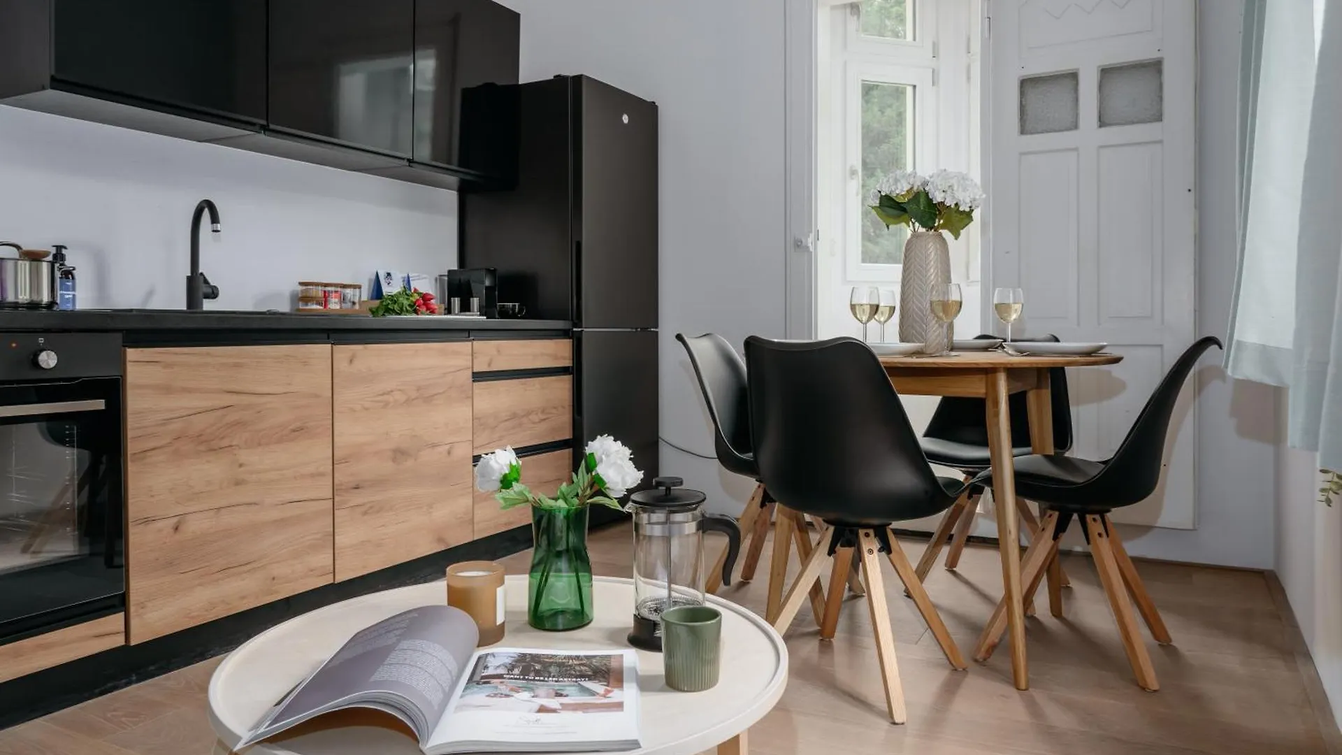 Prague Days - Luxurious Apartments In A Quiet Area 0*,